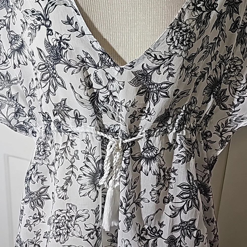 RALPH LAUREN, white with black floral print. OS.‎ Empire waist tie cover up.
